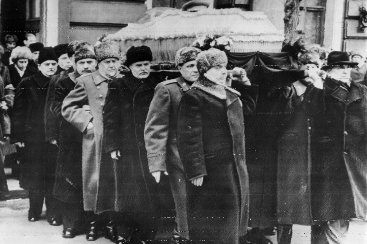 Исполнилось 60 лет позорному перезахоронению тела И.В. Сталина.