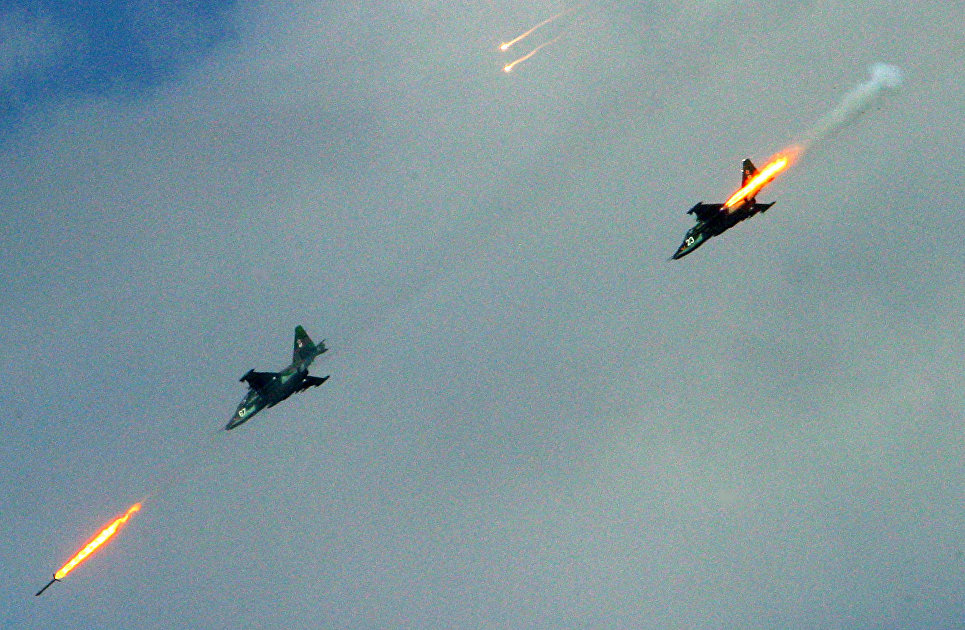Нападение сво. Самолёт-Штурмовик Су-25. Су-25 Грач. Су-25 атака. Штурмовик Су-25 Грач в бою.