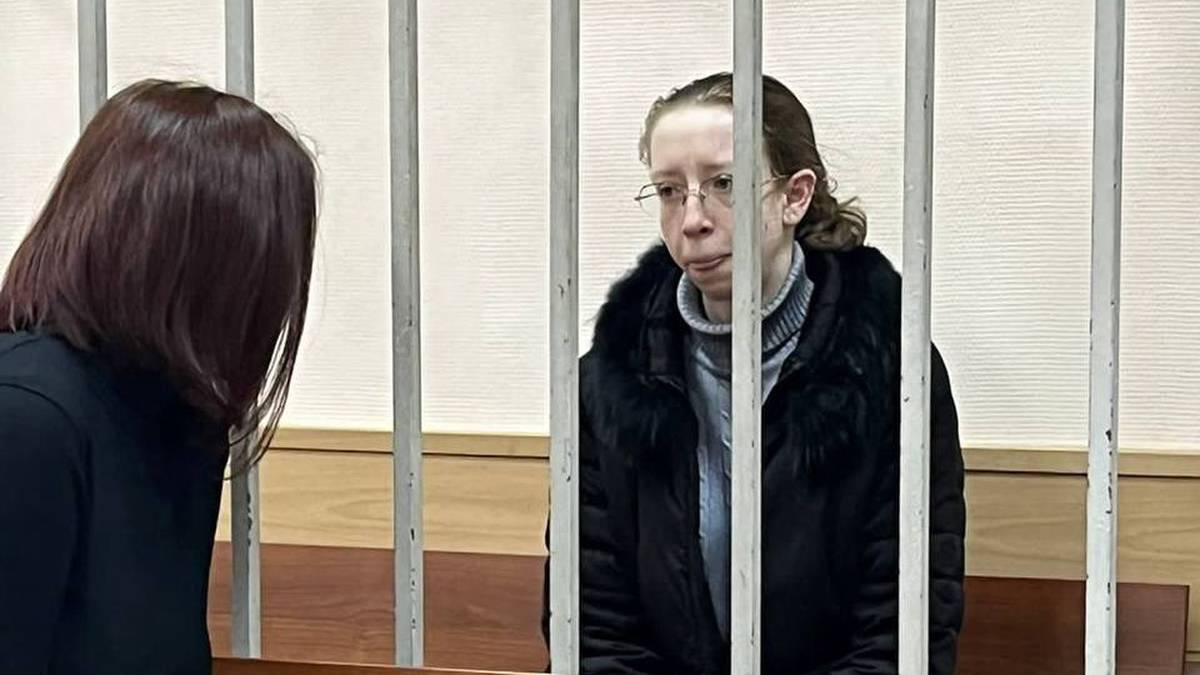 Мать ребенка из окна. О женщина. Арестованные девушки. Суд арест. Суд Москвы.
