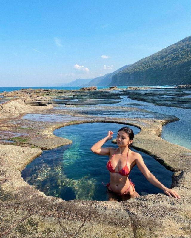 Девушки в бикини