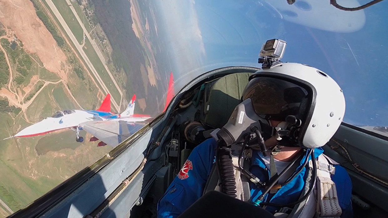 Программа показательных полетов стартовала в последний день авиасалона МАКС-2021