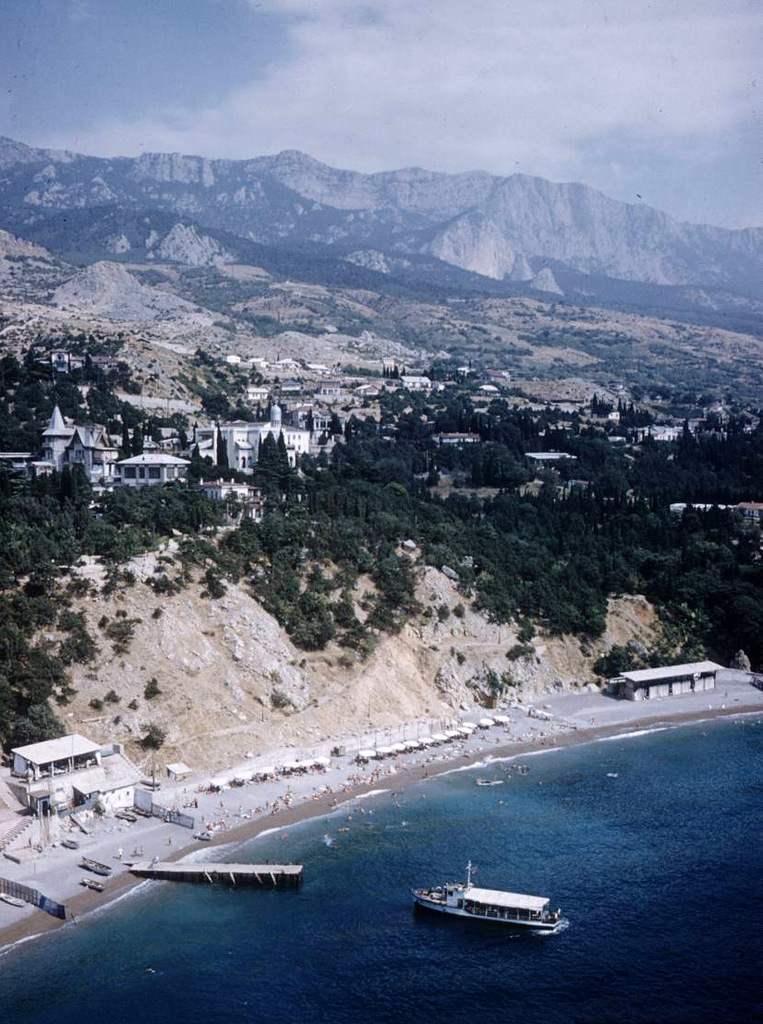 Цветной Крым 1958 года . Фотограф журнала "Лайф" Говард Сохурек Дальние дали