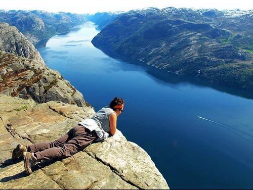 Прекестулен - самый красивый утес в мире Прекестулен, Кьёраг, Люсефьорда, поднимается, метров, около, высоте, сторону, фьорда, находятся, находится, только, примерно, можно, километра, туристов, тропа, которая, уровнем, плато