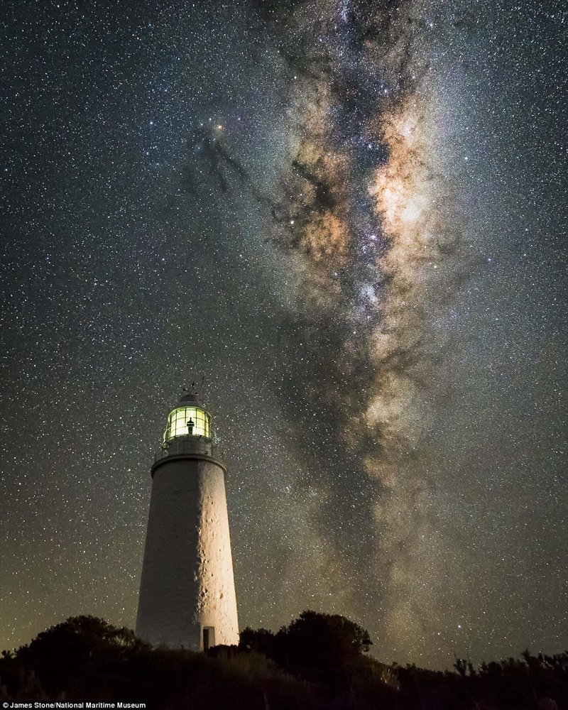 Млечный путь над тасманским маяком. Джеймс Стоун, Австралия. астрономия, конкурс, космос, красиво, лучшее, планеты, фото, фотографы