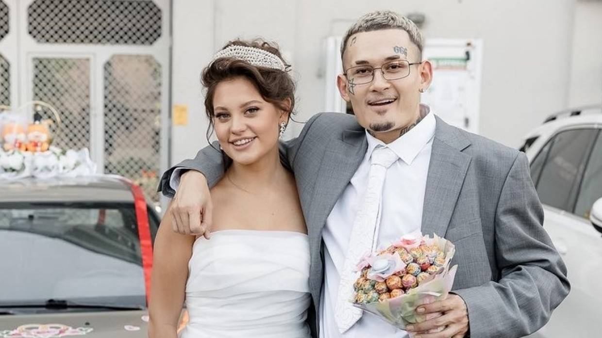 Жена Моргенштерна пожаловалась на отеки и температуру после алкогольных коктейлей