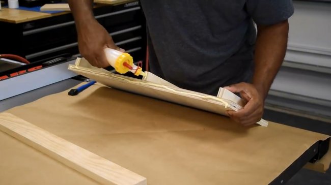 Легкие настенные полки со скрытой подвеской Легкие настенные полки со скрытой подвеской