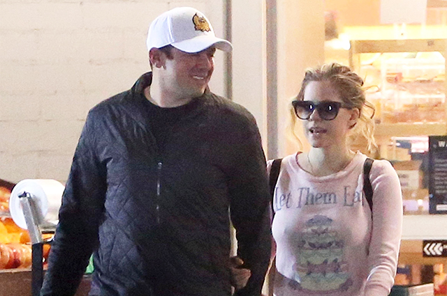 Счастливы вместе: Аврил Лавин на шопинге с бойфрендом-миллиардером