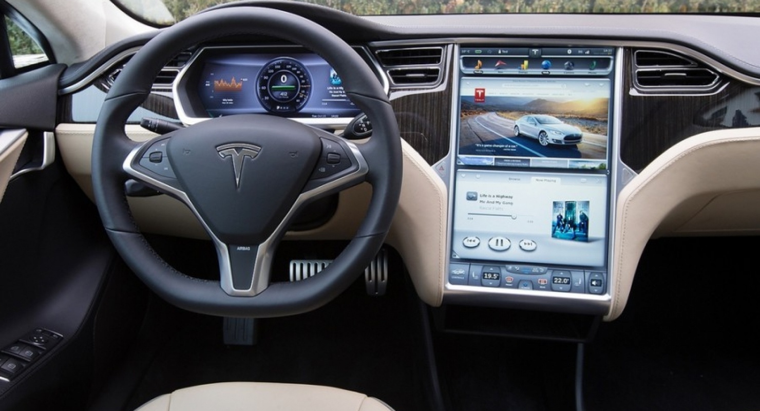 Автомобили Tesla будут подключаться к спутникам Starlink