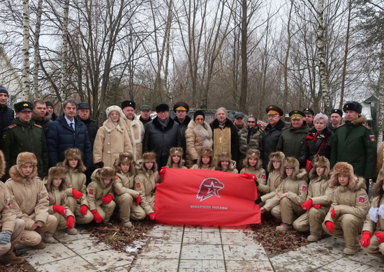 Представители войск РХБ защиты приняли участие в митинге - реквиеме «Подвигу взвода химзащиты жить в веках!»