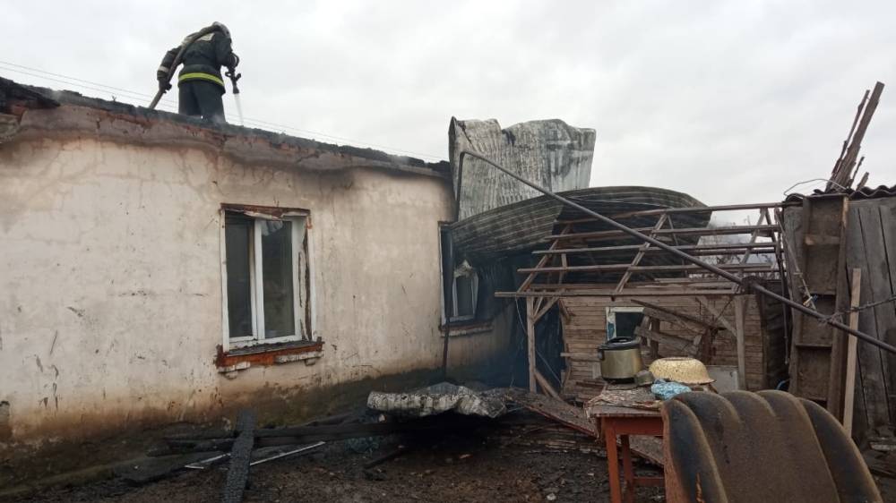 Уголовное дело возбуждено после гибели ребенка при пожаре в Новосибирской области Происшествия