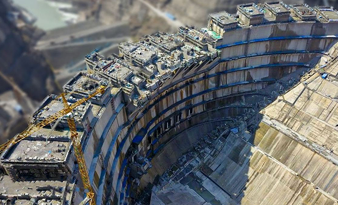 Дамба высотой с небоскреб. 5 лет Китай строил стену из бетона поперек самой большой реки Евразии Дамба высотой с небоскреб. 5 лет Китай строил стену из бетона поперек самой большой реки Евразии Культура