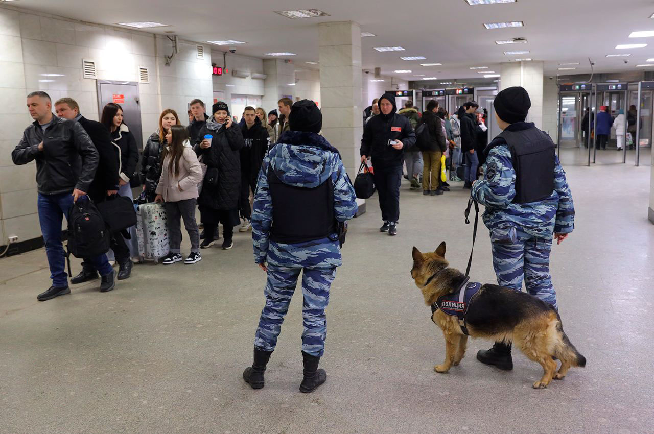 Москва после теракта в «Крокус Сити Холле»: усиление безопасности и отмена массовых мероприятий