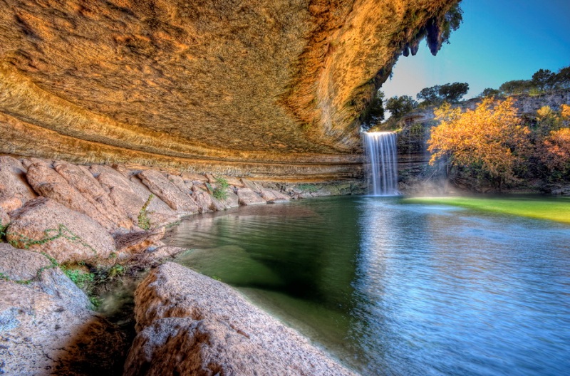 Озеро Гамильтон Пул (Техас, США). Фото / Hamilton Pool photo