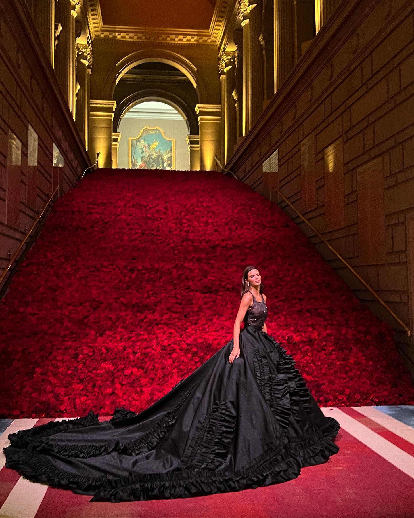 Met Gala 2022: самые безумные наряды звёзд на красной дорожке