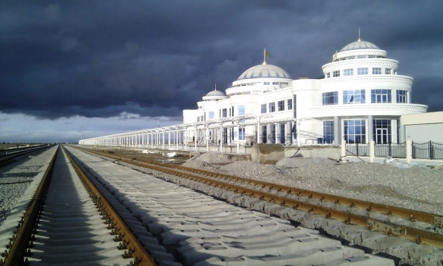 Железнодорожная станция Берекет. Туркмения 