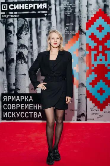 Филипп Киркоров, Дмитрий Песков и Татьяна Навка, Тимати с возлюбленной Валентиной Ивановой посетили ярмарку современного искусства 