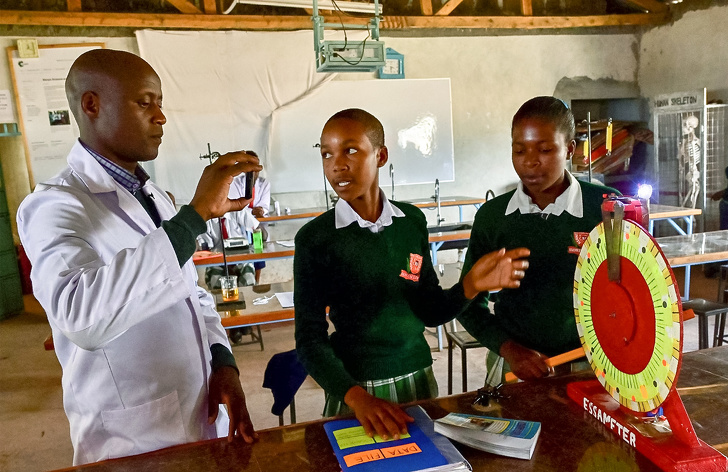 Учитель из бедной африканской деревни получил https://mtdata.ru/u17/photo2F99/20966185978-0/original.jpg млн и звание лучшего преподавателя в мире супер