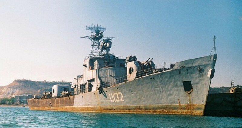 Уже в первом пост-советском 1992 году одной из самых обсуждаемых общественных тем стал раздел Черноморского флота в Крыму, который после распада СССР оказался частью Украины. 
