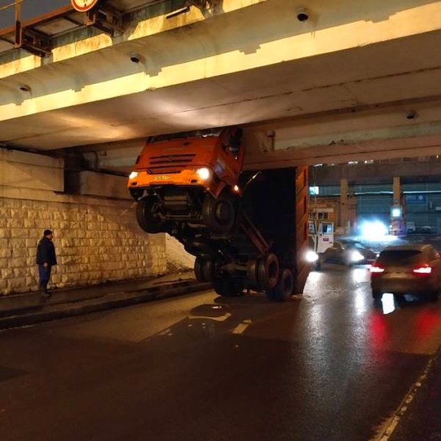 Дорога может преподнести гораздо больше сюрпризов, чем кажется: 44 фотодоказательств Дорога может преподнести гораздо больше сюрпризов, чем кажется: 44 фотодоказательств авто и мото,автоновости