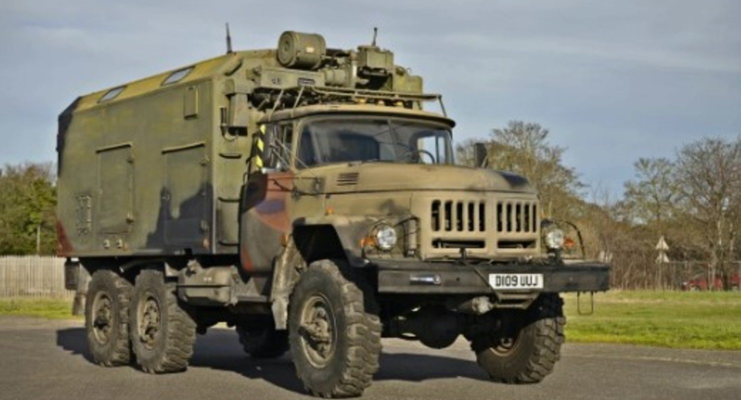 В Великобритании продают советский ЗиЛ-131, переделанный в необычный автодом