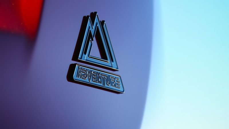В России стартовали продажи Toyota RAV4 в версии Adventure