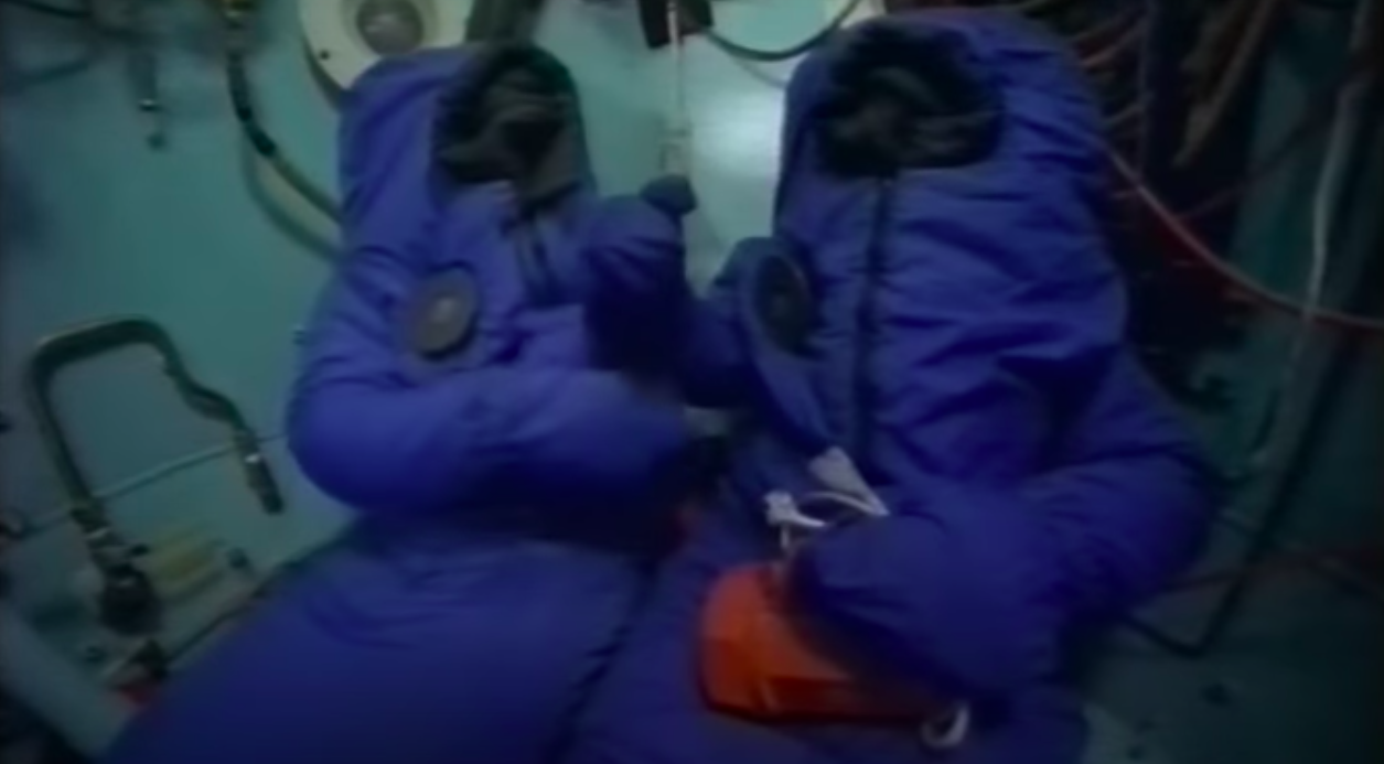 Как люди живут на дне океана оружие