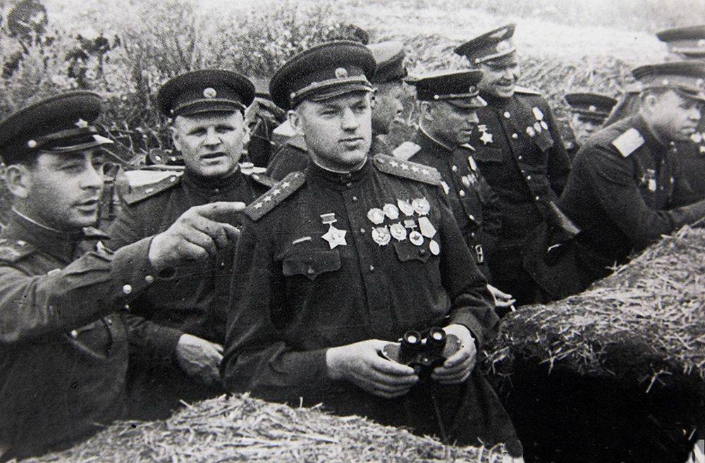 Варшава в 1942 и в августе 1944: новые странности после странной войны Варшава в 1942 и в августе 1944: новые странности после странной войны история