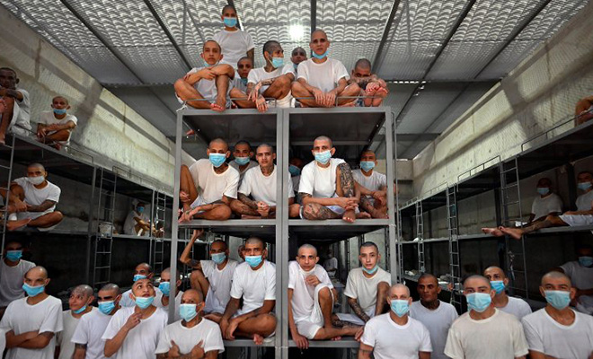 Как устроена мегатюрьма в Сальвадоре. Здесь сидят 40 тысяч человек CECOT, комплекс, содержания, безопасности, заключенных, осужденных, время, продолжает, зрения, точки, режима, учреждении, которые, общественной, учреждения, досуга, января, элементов, проживания, обустройстваИнтересный