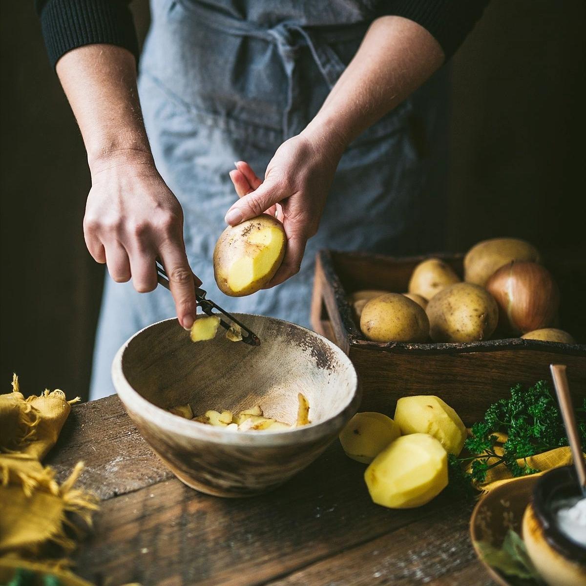 5 мифов о картофеле и 3 диетических рецепта с ним картофель, можно, нарезать, картофеля, больше, очистить, полезных, будет, много, картофелины, картофеле, картофелем, укроп, употреблять, добавить, приготовленияКартофель, варить, масла, минут, углеводы