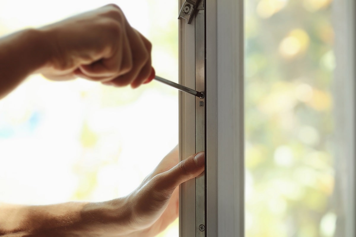 Ошибка, которую совершают все дилетанты, переводя пластиковые окна в зимний режим, не делай так Ошибка, которую совершают все дилетанты, переводя пластиковые окна в зимний режим, не делай так лайфхак,полезные советы