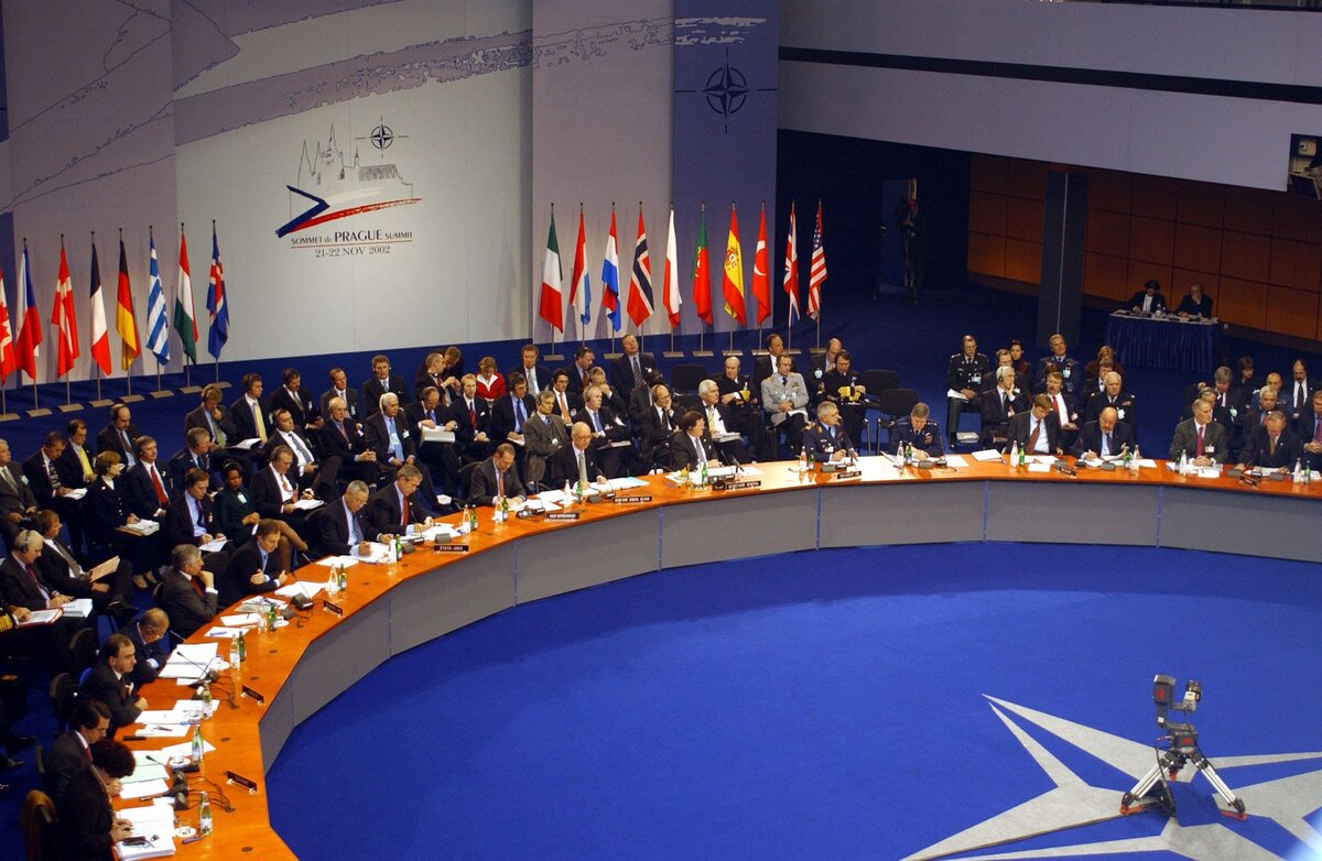 НАТО решает вопросы, связанные с изменением Устава Блогеры,геополитика,общество,Политика