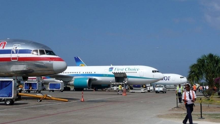 Жертвами крушения самолета в Доминикане стали не менее девяти человек