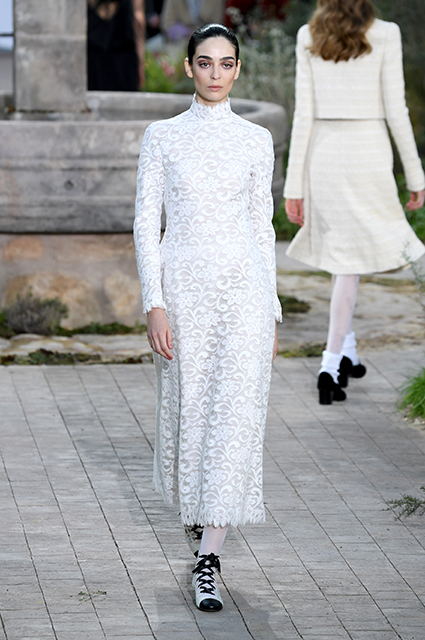 Неделя высокой моды в Париже: Кайя Гербер, Джиджи Хадид и Саша Лусс на показе Chanel Неделя высокой моды в Париже: Кайя Гербер, Джиджи Хадид и Саша Лусс на показе Chanel Новости моды