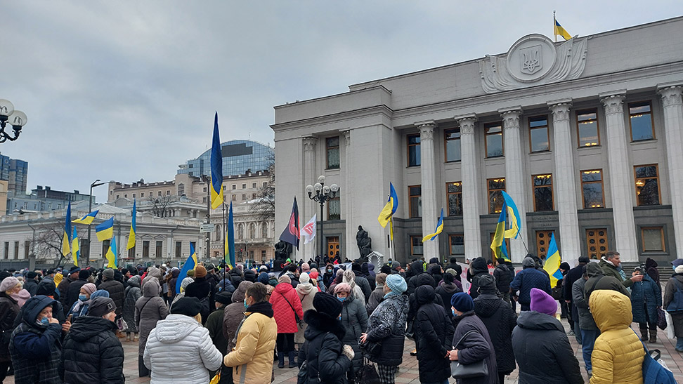Заоблачные тарифы на коммуналку вывели отчаявшихся киевлян на улицы Заоблачные тарифы на коммуналку вывели отчаявшихся киевлян на улицы украина