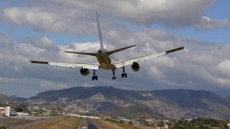 10 самых опасных аэропортов мира 10 самых опасных аэропортов мира