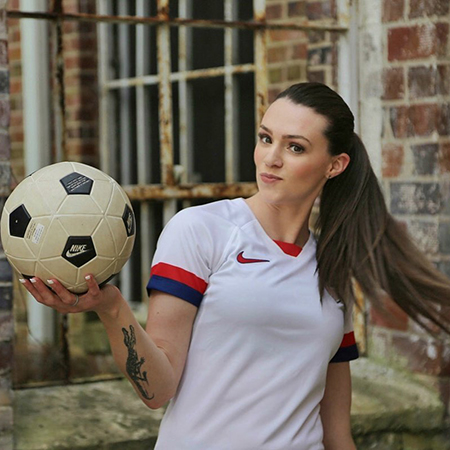 Инди Кови — девушка, которая крутит мяч так, как не снилось и Лионелю Месси также, стала, говорит, мячом, время, этого, которая, играть, очень, много, сделать, всегда, смогла, фристайлом, признается, футбольного, просто, футбол, могут, видео