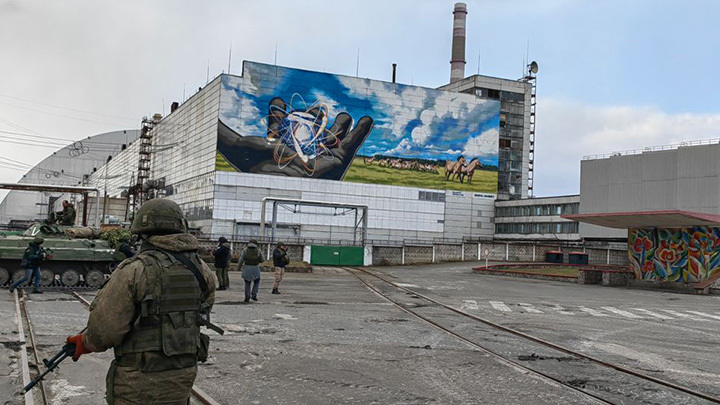 Что происходит в Киеве: алкоголь из-под полы и ставки на побег Зеленского