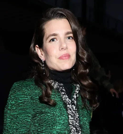 Неделя моды в Париже: Марго Робби (с каре), Кайли Миноуг, Лили-Роуз Депп и Ольга Карпуть среди гостей, российские модели — на подиуме на показе Chanel Chanel, показе, осеньзима, Кайли, Париже, Миллер, Евсеева, Берзения, Images, Уинфри, ЛилиРоуз, подиум, Миноуг, Марго, новой, Робби, нулевых, 2026Адица, 2026Вика, Консани