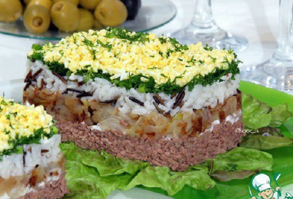 Салат с куриной печенью и рисом — вкусный и красивый салат для любого повода