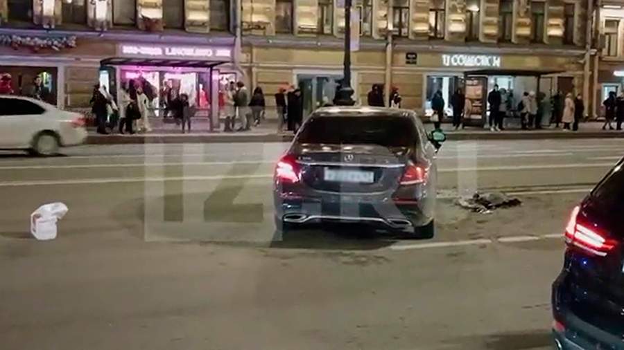 В центре Санкт-Петербурга столкнулись два Mercedes