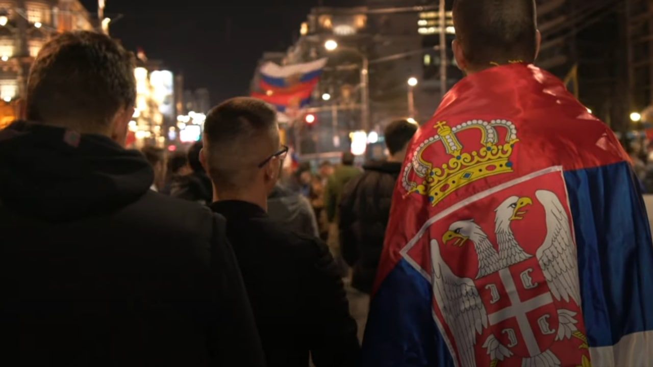 Тысячи сербов вышли на митинг против пропаганды ЛГБТ Общество