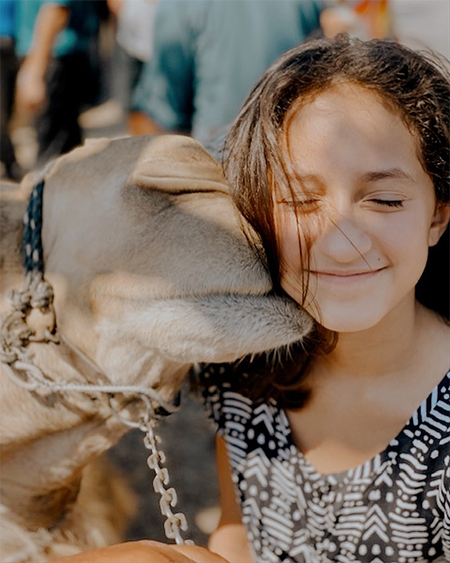 12-летняя дочь Дженнифер Лопес выпускает свою книгу Дети,Дети знаменитостей