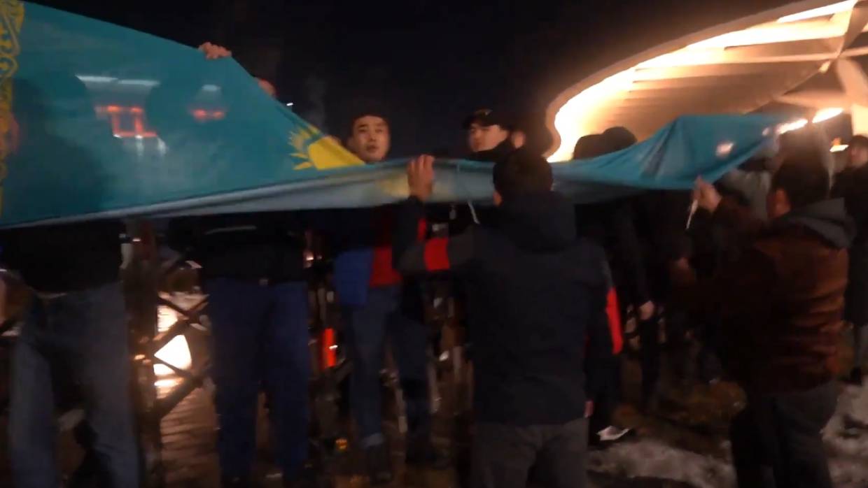 Экс-советник Назарбаева связал протесты в Казахстане с предательством чиновников
