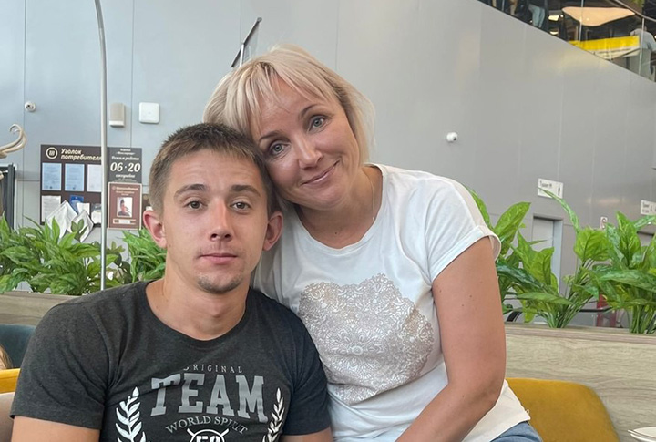 ПОСТАВИЛ БМП ПОД ПРЯМОЙ УДАР: СЫН ЧИНОВНИКА СПАС ИЗ ЛОВУШКИ РУССКИХ БОЙЦОВ россия