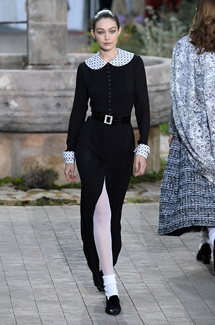 Неделя высокой моды в Париже: Кайя Гербер, Джиджи Хадид и Саша Лусс на показе Chanel Неделя высокой моды в Париже: Кайя Гербер, Джиджи Хадид и Саша Лусс на показе Chanel Новости моды