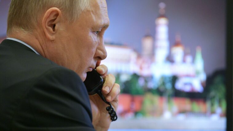 Западные СМИ о разговоре президентов России и США: Путин действует с позиции силы