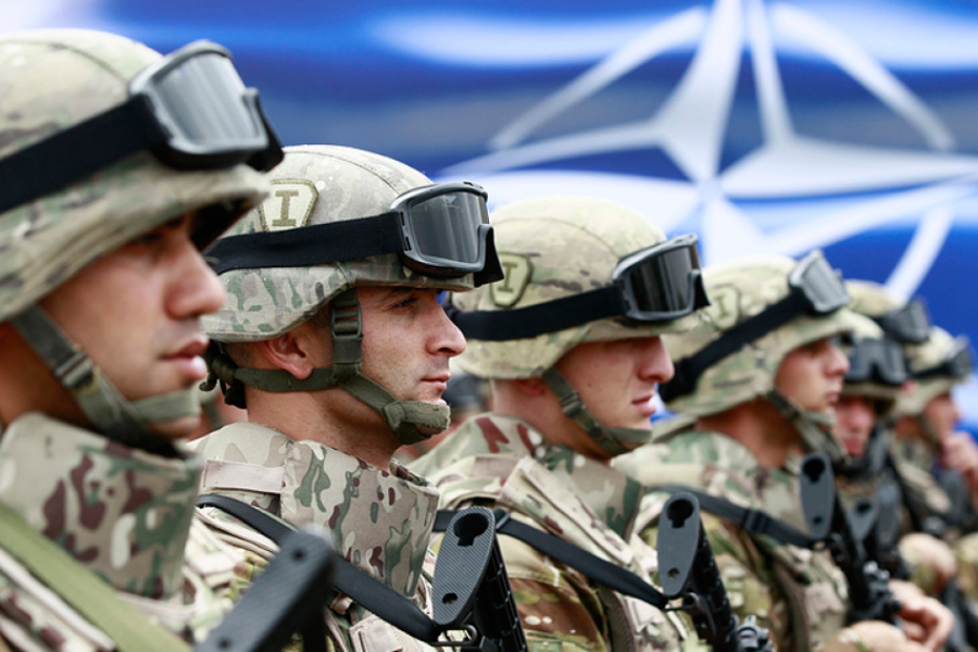 НАТО готовит новый план противодействия России, — Reuters