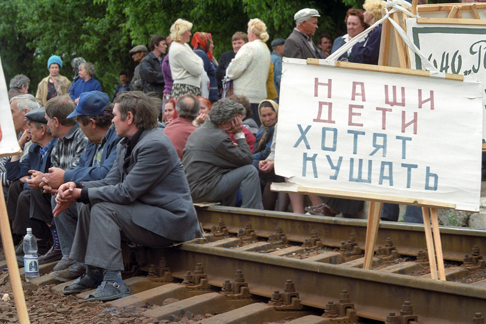 Российская экономика идёт на дно. сейчас, России, рублей, будет, Подписывайтесь, около, думаю, намного, всего, последствия, просто, Россия, происходит, российская, доллар, напомню, окорочков, скорее, теперь, только