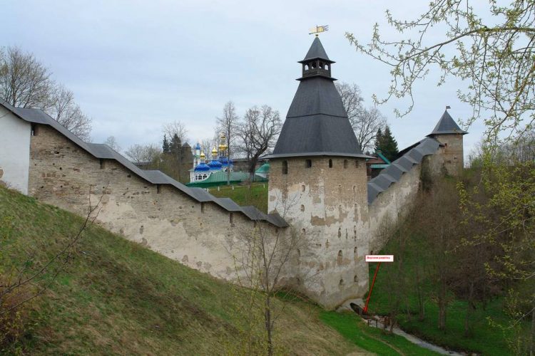 Башня верхних решёток. Печорская крепость.