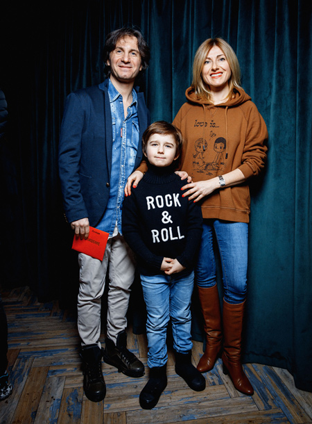 Алексей Чадов с сыном, Мария Кожевникова с детьми и другие гости премьеры фильма "Конек-Горбунок" Звезды,Красная дорожка